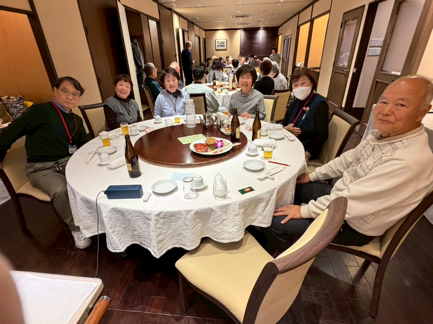 カメラに向かって微笑む参加者の皆様